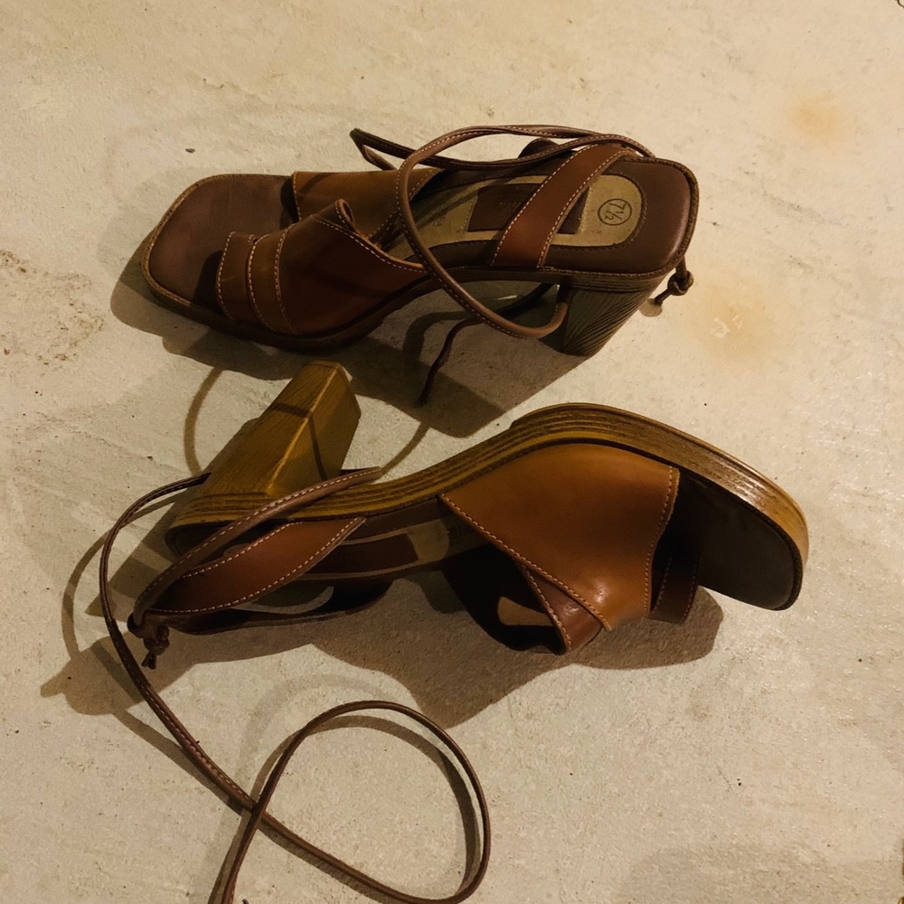 Shoes - Picture 9 of 11